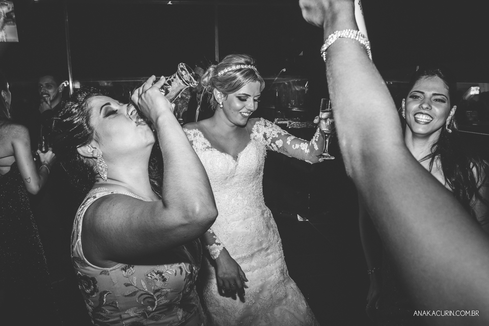 Casamento da Thamiris e do Igor, que aconteceu no Coliseum, na cidade do Rio de Janeiro, fotografado pela Ana Kacurin