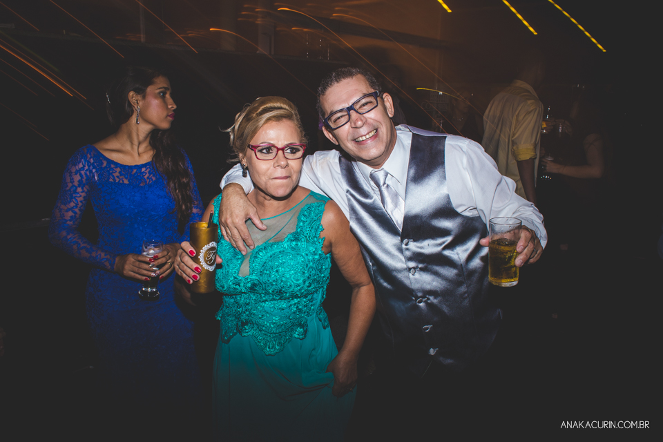 Casamento da Thamiris e do Igor, que aconteceu no Coliseum, na cidade do Rio de Janeiro, fotografado pela Ana Kacurin