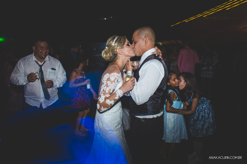 Casamento da Thamiris e do Igor, que aconteceu no Coliseum, na cidade do Rio de Janeiro, fotografado pela Ana Kacurin