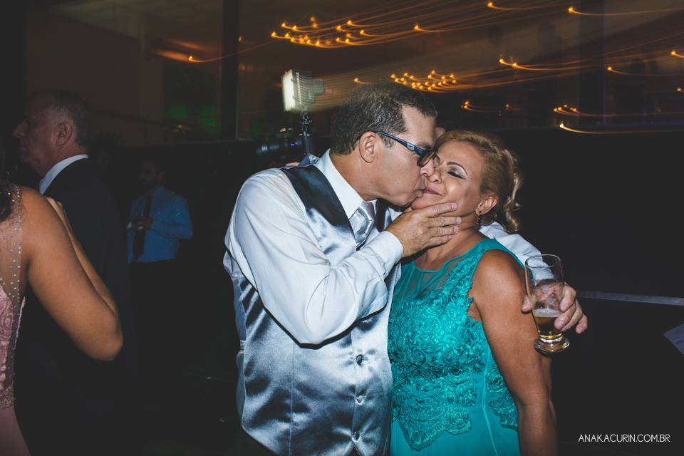 Casamento da Thamiris e do Igor, que aconteceu no Coliseum, na cidade do Rio de Janeiro, fotografado pela Ana Kacurin