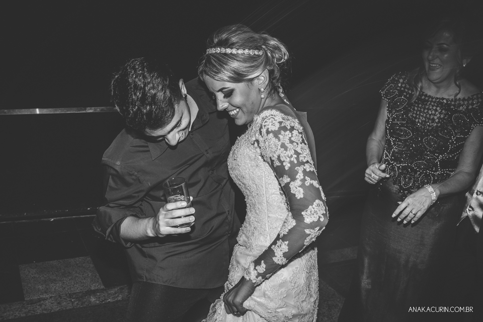Casamento da Thamiris e do Igor, que aconteceu no Coliseum, na cidade do Rio de Janeiro, fotografado pela Ana Kacurin