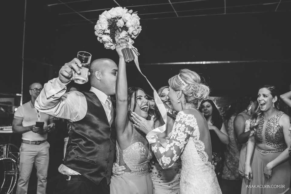 Casamento da Thamiris e do Igor, que aconteceu no Coliseum, na cidade do Rio de Janeiro, fotografado pela Ana Kacurin
