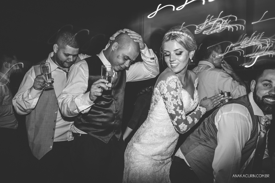 Casamento da Thamiris e do Igor, que aconteceu no Coliseum, na cidade do Rio de Janeiro, fotografado pela Ana Kacurin