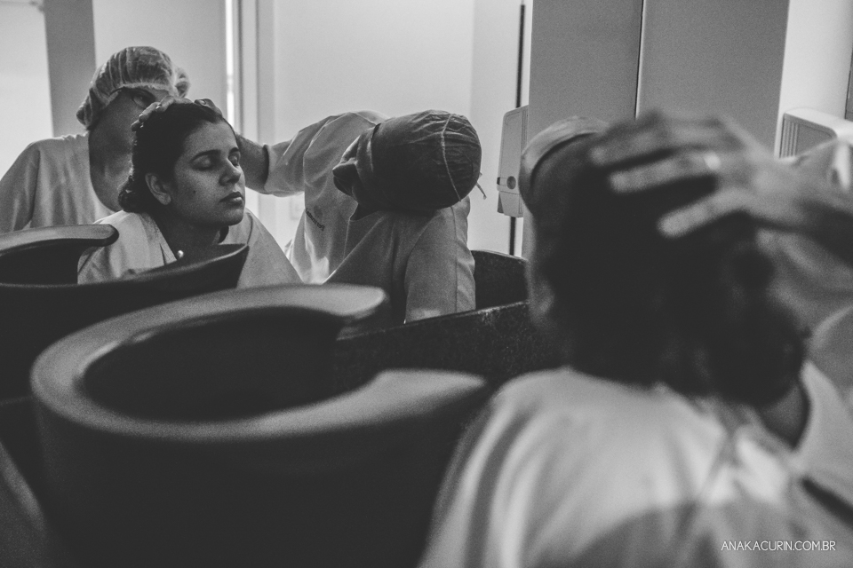 Parto natural hospitalar de Sofia, que aconteceu na Perinatal de Laranjeiras e teve a fotografia feita por Ana Kacurin.