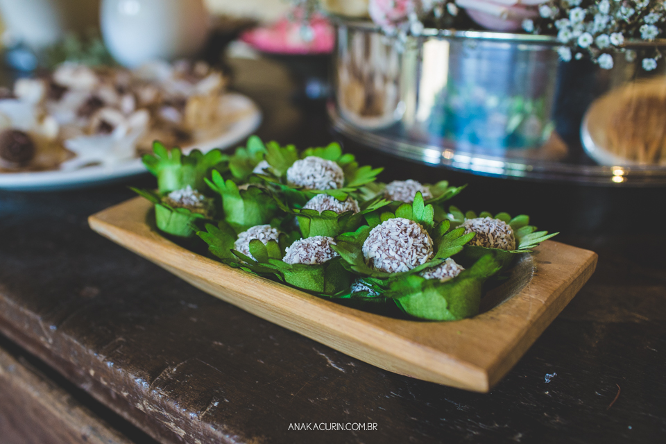 Casamento Mini Wedding da Bruna e Pablo que aconteceu no Restaurante Quinta, em Vargem Grande, Rio de Janeiro, Fotografia de casamento por Ana Kacurin. Casamento de dia, ao ar livre.