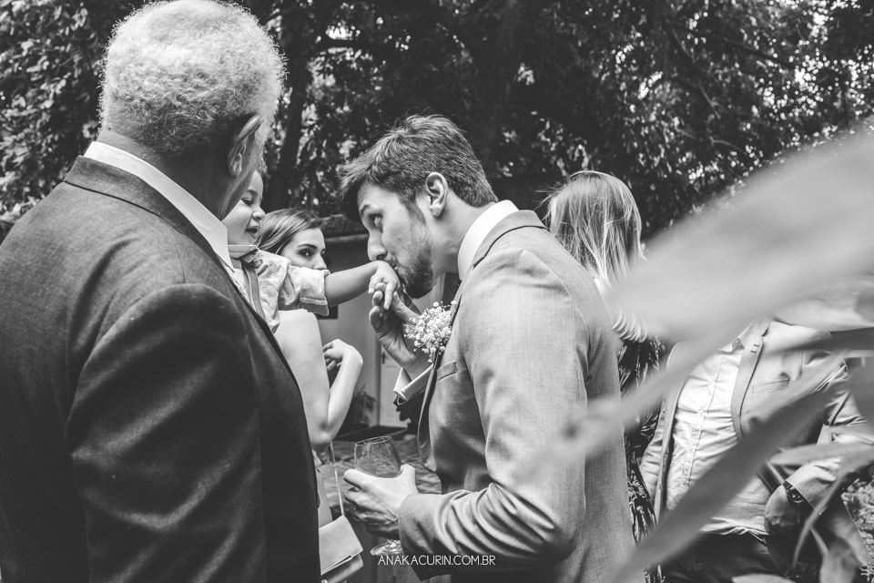 Casamento Mini Wedding da Bruna e Pablo que aconteceu no Restaurante Quinta, em Vargem Grande, Rio de Janeiro, Fotografia de casamento por Ana Kacurin. Casamento de dia, ao ar livre.