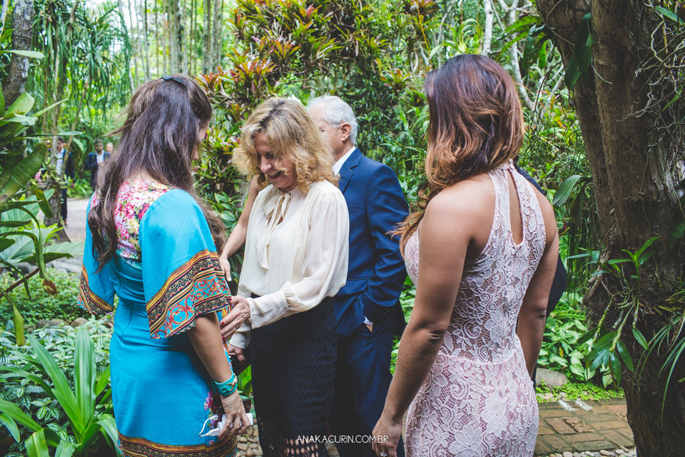 Casamento Mini Wedding da Bruna e Pablo que aconteceu no Restaurante Quinta, em Vargem Grande, Rio de Janeiro, Fotografia de casamento por Ana Kacurin. Casamento de dia, ao ar livre.