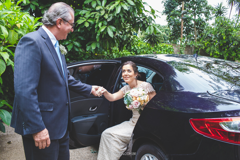 Casamento Mini Wedding da Bruna e Pablo que aconteceu no Restaurante Quinta, em Vargem Grande, Rio de Janeiro, Fotografia de casamento por Ana Kacurin. Casamento de dia, ao ar livre.