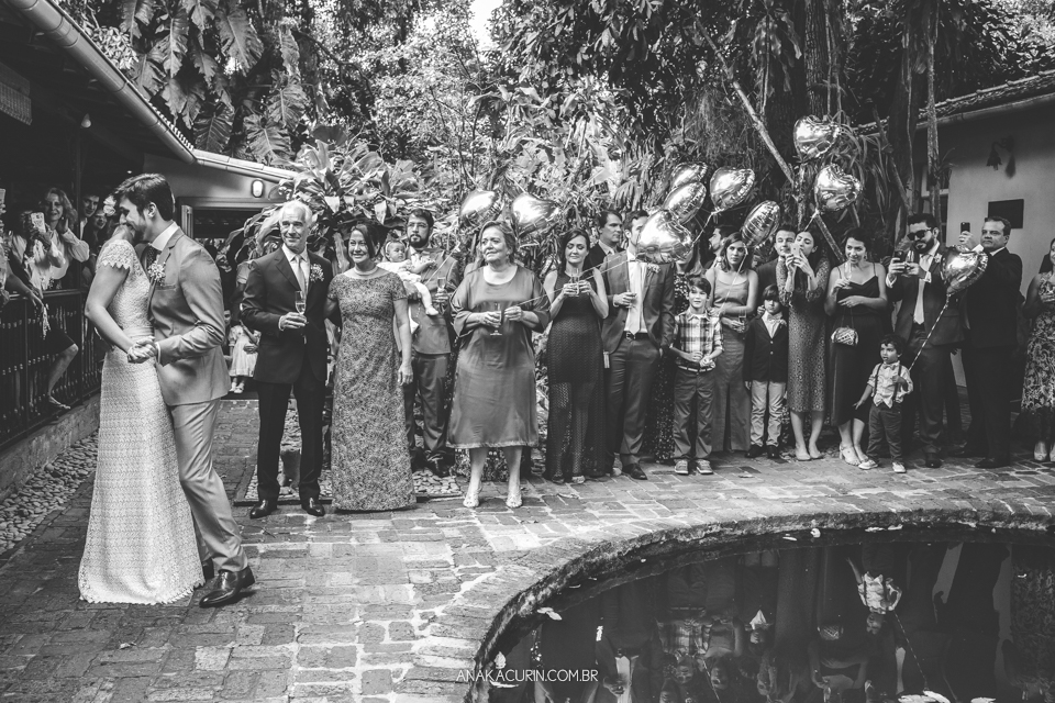 Casamento Mini Wedding da Bruna e Pablo que aconteceu no Restaurante Quinta, em Vargem Grande, Rio de Janeiro, Fotografia de casamento por Ana Kacurin. Casamento de dia, ao ar livre.