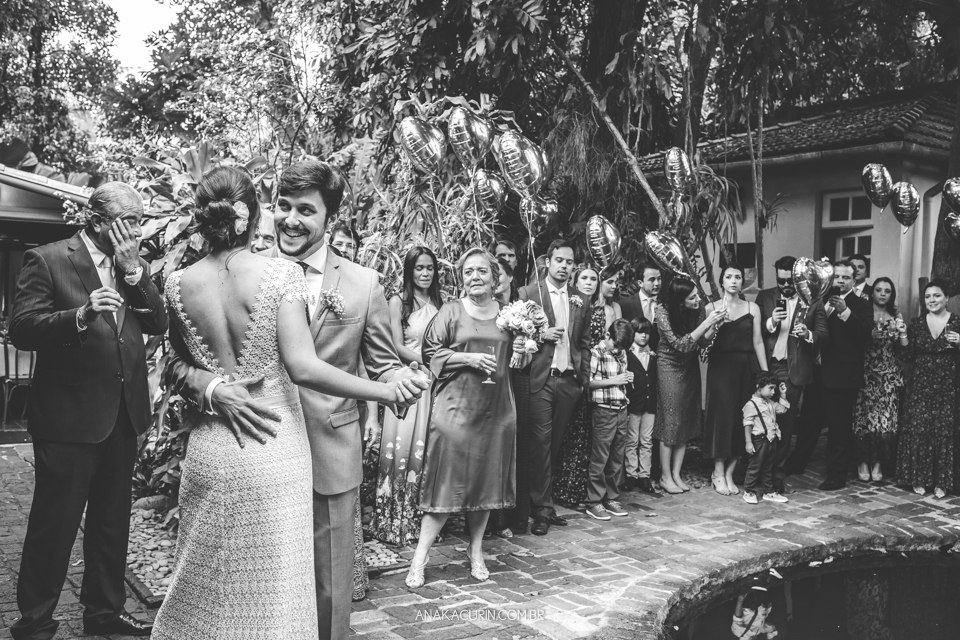 Casamento Mini Wedding da Bruna e Pablo que aconteceu no Restaurante Quinta, em Vargem Grande, Rio de Janeiro, Fotografia de casamento por Ana Kacurin. Casamento de dia, ao ar livre.