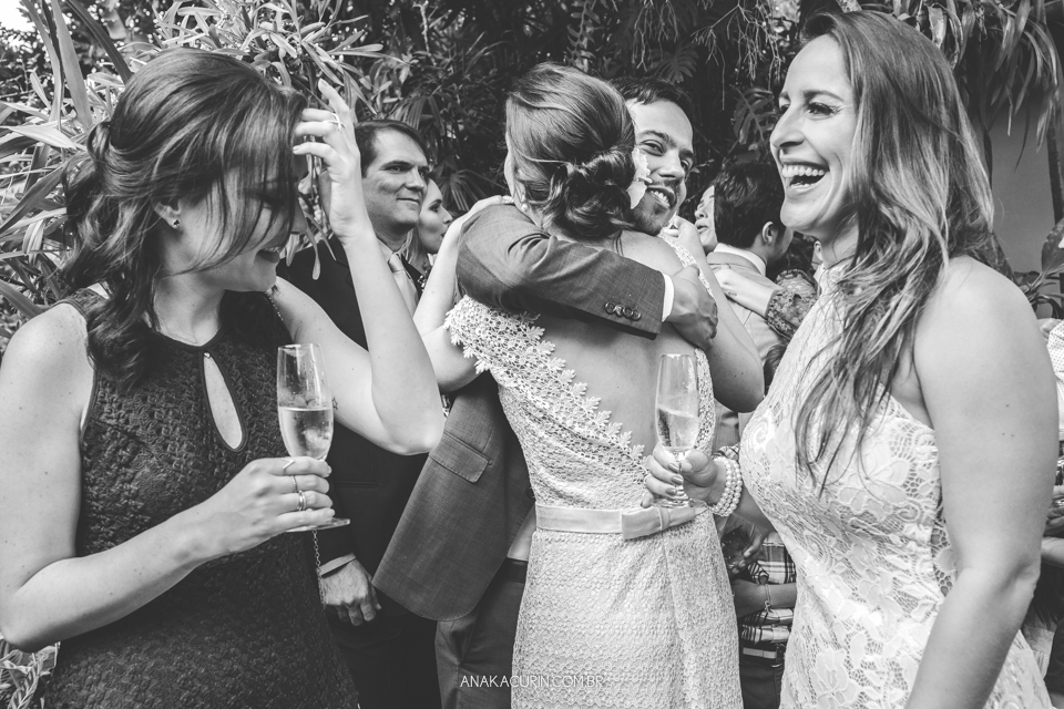 Casamento Mini Wedding da Bruna e Pablo que aconteceu no Restaurante Quinta, em Vargem Grande, Rio de Janeiro, Fotografia de casamento por Ana Kacurin. Casamento de dia, ao ar livre.