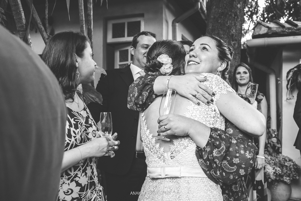 Casamento Mini Wedding da Bruna e Pablo que aconteceu no Restaurante Quinta, em Vargem Grande, Rio de Janeiro, Fotografia de casamento por Ana Kacurin. Casamento de dia, ao ar livre.