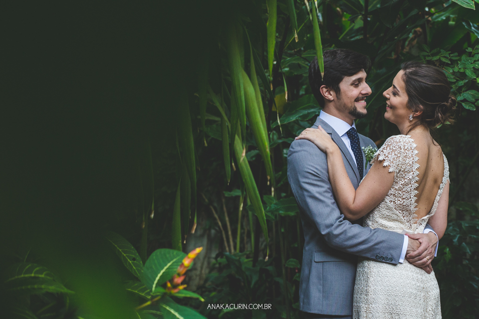 Casamento Mini Wedding da Bruna e Pablo que aconteceu no Restaurante Quinta, em Vargem Grande, Rio de Janeiro, Fotografia de casamento por Ana Kacurin. Casamento de dia, ao ar livre.