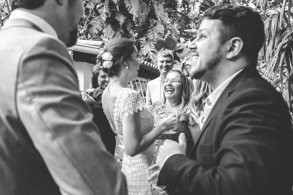 Casamento Mini Wedding da Bruna e Pablo que aconteceu no Restaurante Quinta, em Vargem Grande, Rio de Janeiro, Fotografia de casamento por Ana Kacurin. Casamento de dia, ao ar livre.