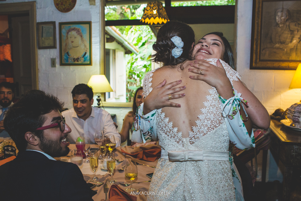 Casamento Mini Wedding da Bruna e Pablo que aconteceu no Restaurante Quinta, em Vargem Grande, Rio de Janeiro, Fotografia de casamento por Ana Kacurin. Casamento de dia, ao ar livre.
