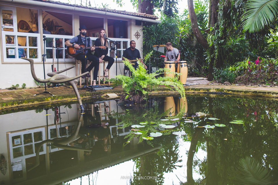 Casamento Mini Wedding da Bruna e Pablo que aconteceu no Restaurante Quinta, em Vargem Grande, Rio de Janeiro, Fotografia de casamento por Ana Kacurin. Casamento de dia, ao ar livre.