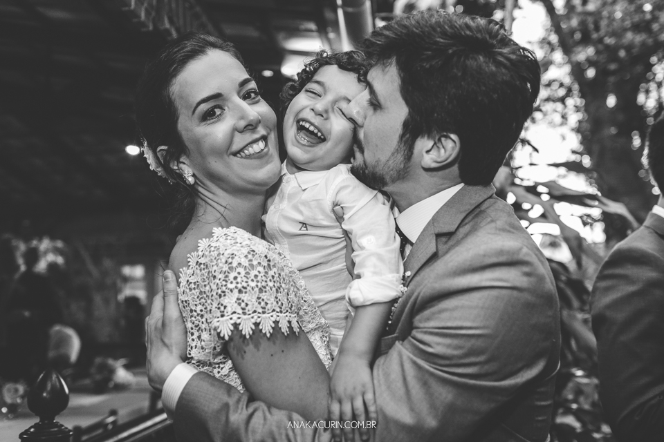 Casamento Mini Wedding da Bruna e Pablo que aconteceu no Restaurante Quinta, em Vargem Grande, Rio de Janeiro, Fotografia de casamento por Ana Kacurin. Casamento de dia, ao ar livre.