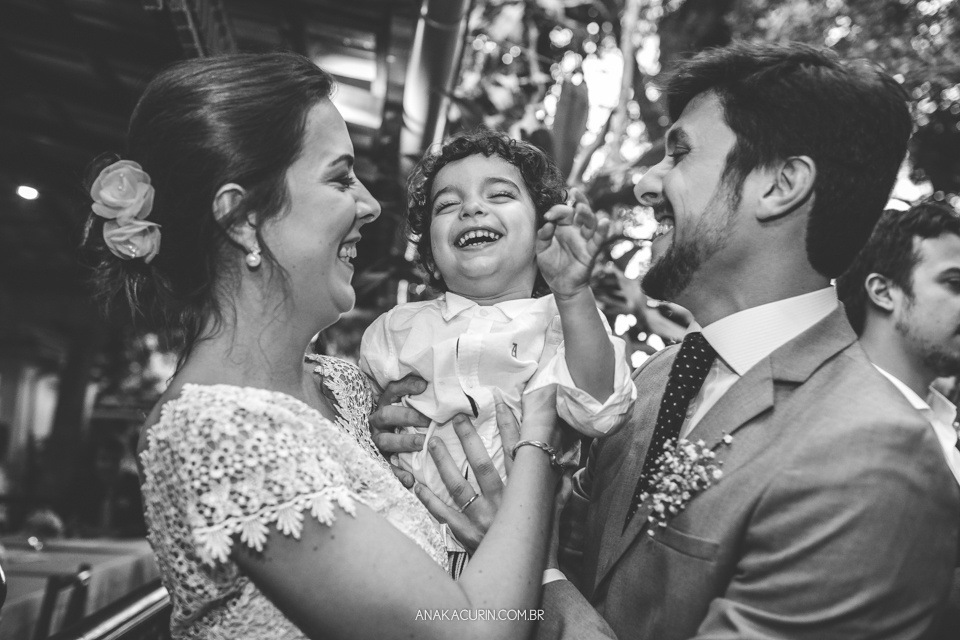 Casamento Mini Wedding da Bruna e Pablo que aconteceu no Restaurante Quinta, em Vargem Grande, Rio de Janeiro, Fotografia de casamento por Ana Kacurin. Casamento de dia, ao ar livre.