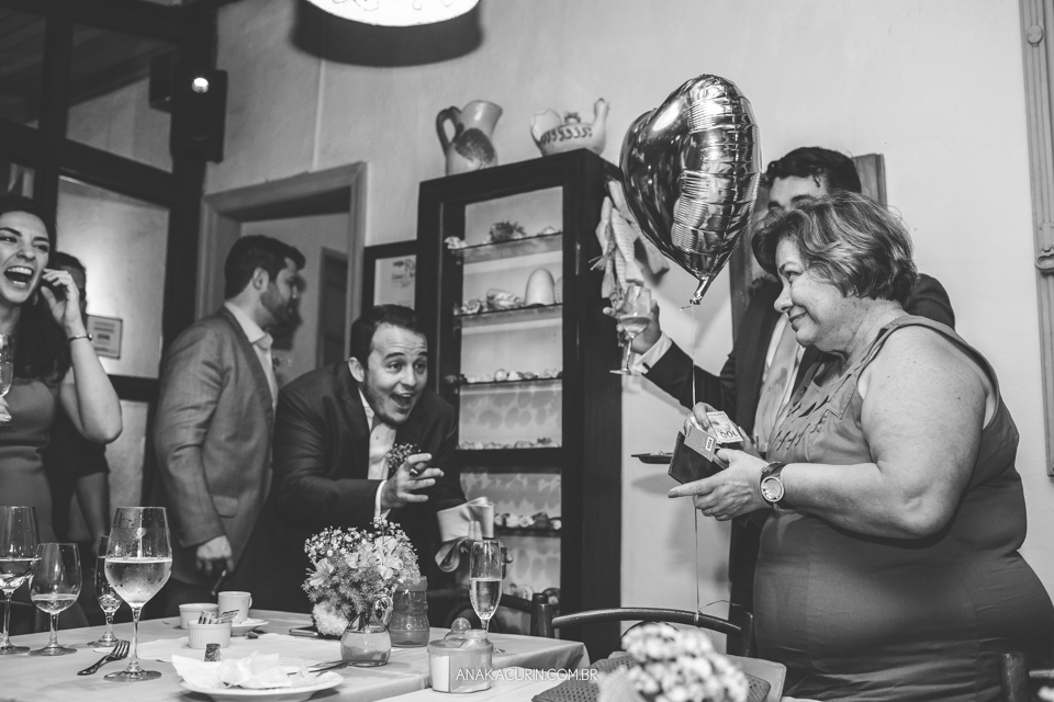 Casamento Mini Wedding da Bruna e Pablo que aconteceu no Restaurante Quinta, em Vargem Grande, Rio de Janeiro, Fotografia de casamento por Ana Kacurin. Casamento de dia, ao ar livre.