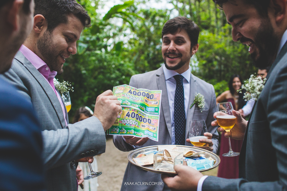Casamento Mini Wedding da Bruna e Pablo que aconteceu no Restaurante Quinta, em Vargem Grande, Rio de Janeiro, Fotografia de casamento por Ana Kacurin. Casamento de dia, ao ar livre.