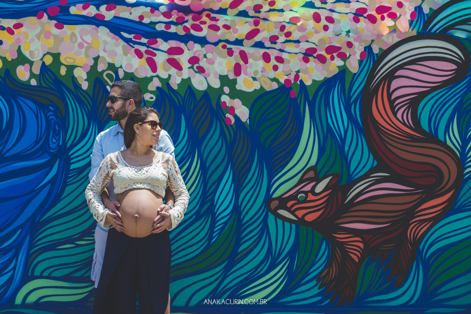 Ensaio de gestante de Julia Kacurin, esperando a pequena bebê Bella com o papai Andrew. fotografia por Ana KAcurin no Jardim Botânico, no Rio de Janeiro.