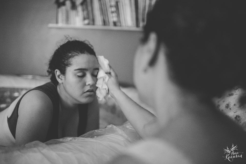 Parto domiciliar da bebê Malu, filha da mamãe Thalita Dol Essinger com assistência da enfermeira obstétrica Maíra Libertad, assistência de Marcella Pereira e doulagem de Paula Ceci Villaça.