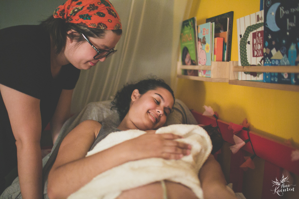 Parto domiciliar da bebê Malu, filha da mamãe Thalita Dol Essinger com assistência da enfermeira obstétrica Maíra Libertad, assistência de Marcella Pereira e doulagem de Paula Ceci Villaça.