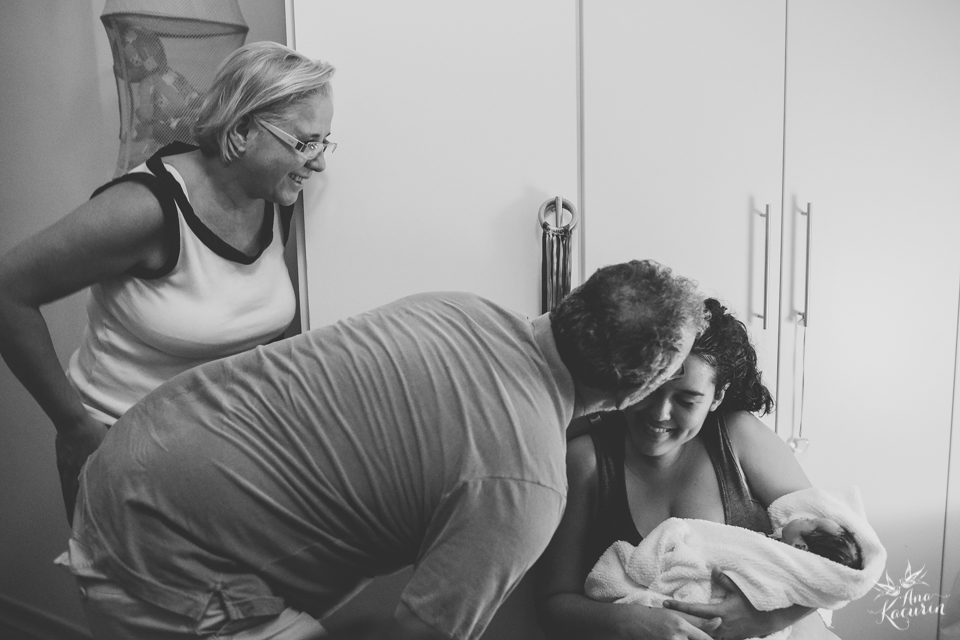 Parto domiciliar da bebê Malu, filha da mamãe Thalita Dol Essinger com assistência da enfermeira obstétrica Maíra Libertad, assistência de Marcella Pereira e doulagem de Paula Ceci Villaça.