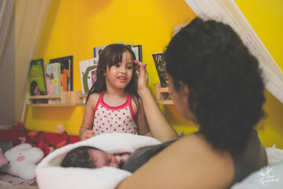 Parto domiciliar da bebê Malu, filha da mamãe Thalita Dol Essinger com assistência da enfermeira obstétrica Maíra Libertad, assistência de Marcella Pereira e doulagem de Paula Ceci Villaça.