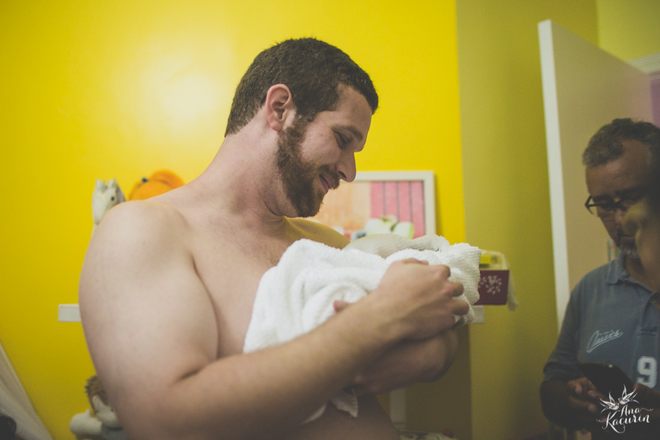Parto domiciliar da bebê Malu, filha da mamãe Thalita Dol Essinger com assistência da enfermeira obstétrica Maíra Libertad, assistência de Marcella Pereira e doulagem de Paula Ceci Villaça.