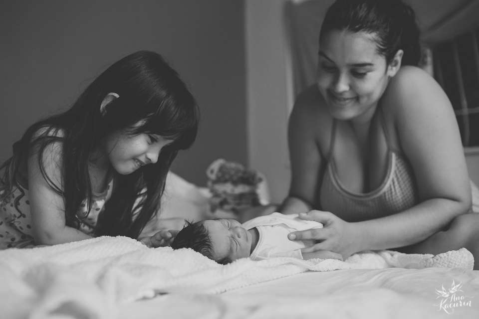 Parto domiciliar da bebê Malu, filha da mamãe Thalita Dol Essinger com assistência da enfermeira obstétrica Maíra Libertad, assistência de Marcella Pereira e doulagem de Paula Ceci Villaça.