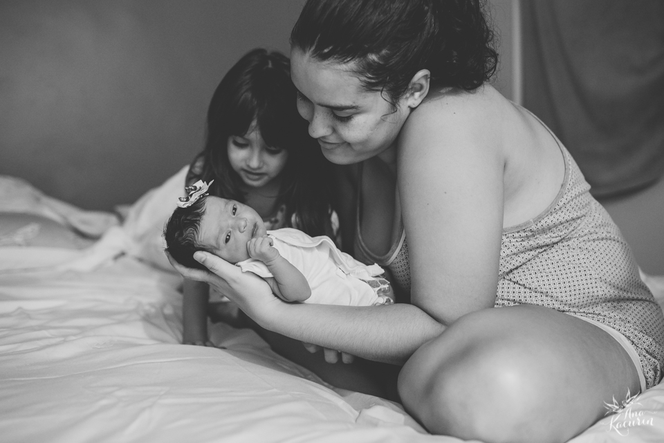 Parto domiciliar da bebê Malu, filha da mamãe Thalita Dol Essinger com assistência da enfermeira obstétrica Maíra Libertad, assistência de Marcella Pereira e doulagem de Paula Ceci Villaça.