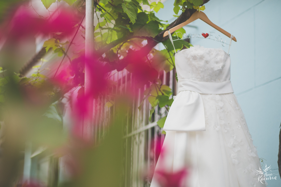 Casamento da Débora e do Esley que aconteceu na Capela do Colério Militar no RJ e festa no Clube Militar na Cinelândia, fotografado por Ana Kacurin, fotógrafa de casamentos no Rio de Janeiro.