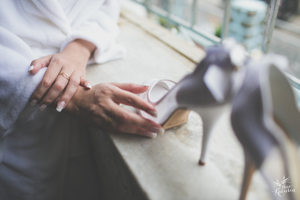 Casamento da Débora e do Esley que aconteceu na Capela do Colério Militar no RJ e festa no Clube Militar na Cinelândia, fotografado por Ana Kacurin, fotógrafa de casamentos no Rio de Janeiro.
