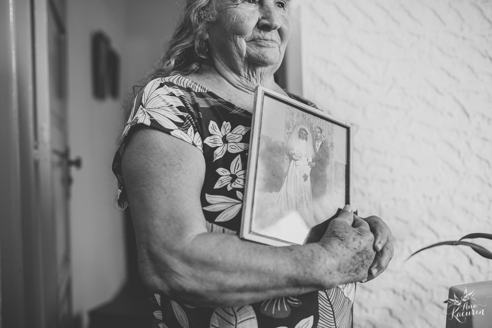 Casamento da Débora e do Esley que aconteceu na Capela do Colério Militar no RJ e festa no Clube Militar na Cinelândia, fotografado por Ana Kacurin, fotógrafa de casamentos no Rio de Janeiro.