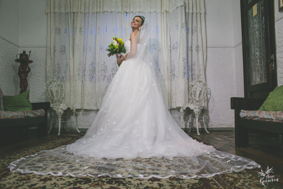 Casamento da Débora e do Esley que aconteceu na Capela do Colério Militar no RJ e festa no Clube Militar na Cinelândia, fotografado por Ana Kacurin, fotógrafa de casamentos no Rio de Janeiro.
