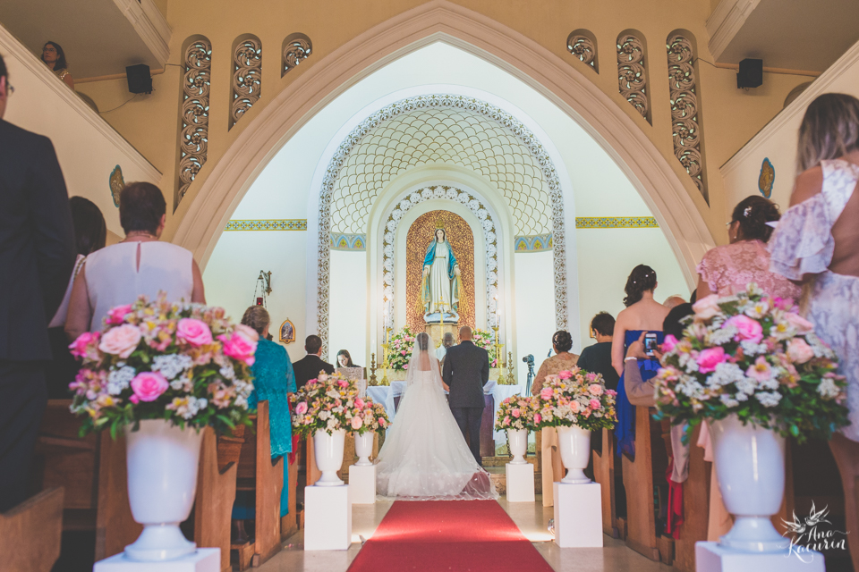 Casamento da Débora e do Esley que aconteceu na Capela do Colério Militar no RJ e festa no Clube Militar na Cinelândia, fotografado por Ana Kacurin, fotógrafa de casamentos no Rio de Janeiro.