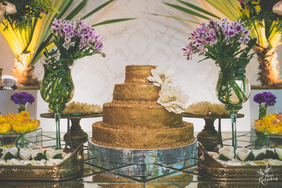 Casamento da Débora e do Esley que aconteceu na Capela do Colério Militar no RJ e festa no Clube Militar na Cinelândia, fotografado por Ana Kacurin, fotógrafa de casamentos no Rio de Janeiro.