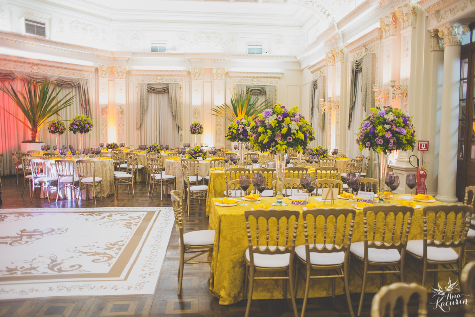 Casamento da Débora e do Esley que aconteceu na Capela do Colério Militar no RJ e festa no Clube Militar na Cinelândia, fotografado por Ana Kacurin, fotógrafa de casamentos no Rio de Janeiro.