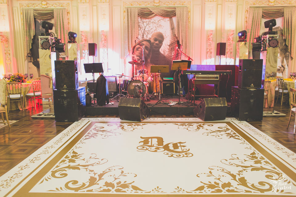 Casamento da Débora e do Esley que aconteceu na Capela do Colério Militar no RJ e festa no Clube Militar na Cinelândia, fotografado por Ana Kacurin, fotógrafa de casamentos no Rio de Janeiro.