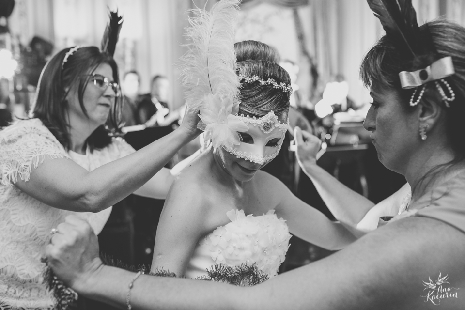 Casamento da Débora e do Esley que aconteceu na Capela do Colério Militar no RJ e festa no Clube Militar na Cinelândia, fotografado por Ana Kacurin, fotógrafa de casamentos no Rio de Janeiro.