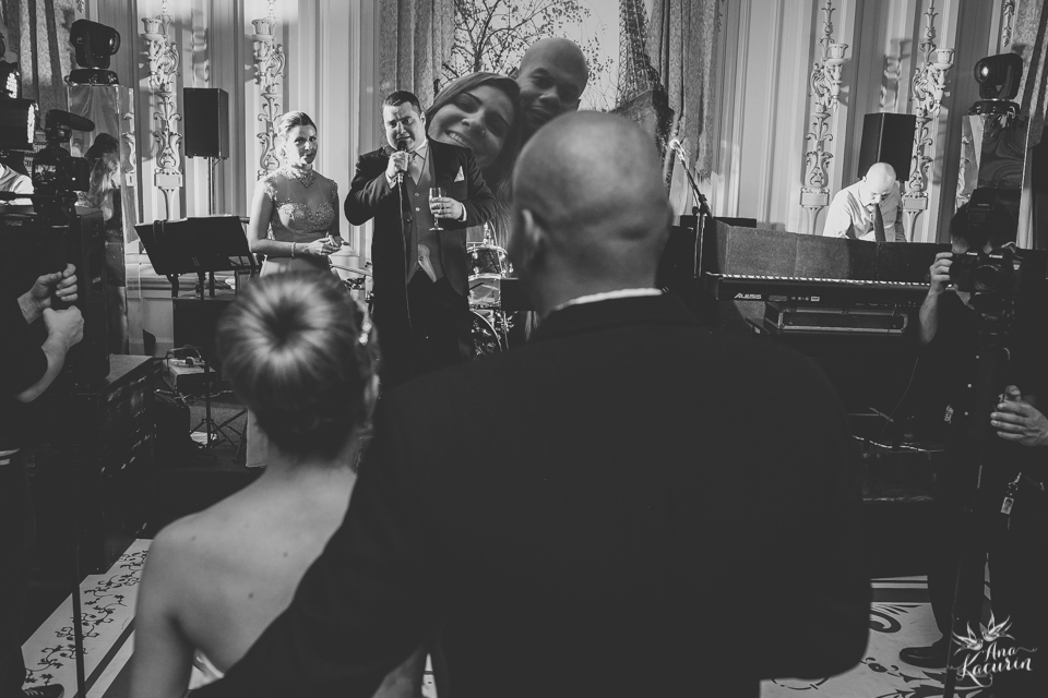 Casamento da Débora e do Esley que aconteceu na Capela do Colério Militar no RJ e festa no Clube Militar na Cinelândia, fotografado por Ana Kacurin, fotógrafa de casamentos no Rio de Janeiro.