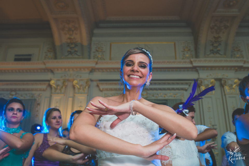 Casamento da Débora e do Esley que aconteceu na Capela do Colério Militar no RJ e festa no Clube Militar na Cinelândia, fotografado por Ana Kacurin, fotógrafa de casamentos no Rio de Janeiro.