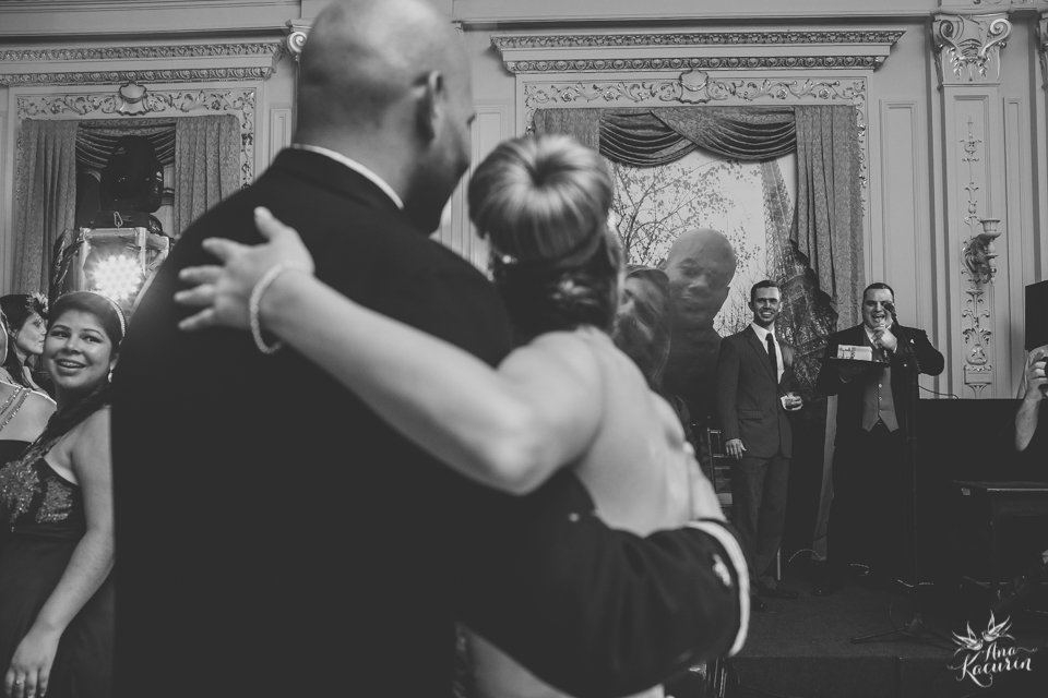 Casamento da Débora e do Esley que aconteceu na Capela do Colério Militar no RJ e festa no Clube Militar na Cinelândia, fotografado por Ana Kacurin, fotógrafa de casamentos no Rio de Janeiro.