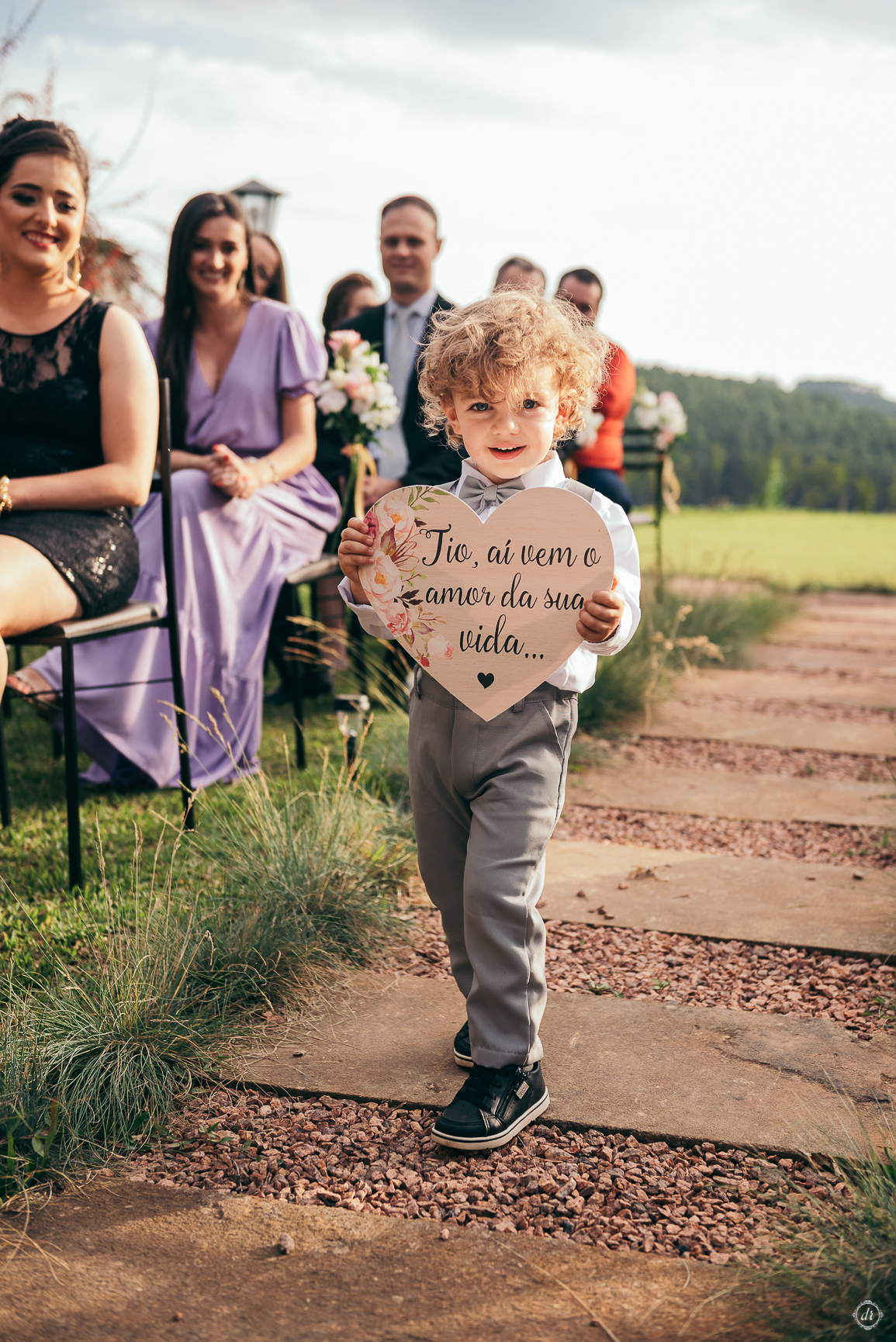 daniela radavelli fotografia casamento externo cerimônia de casamento la casa piemont aia pet dog aia chevrolet pick-up carro antigo 