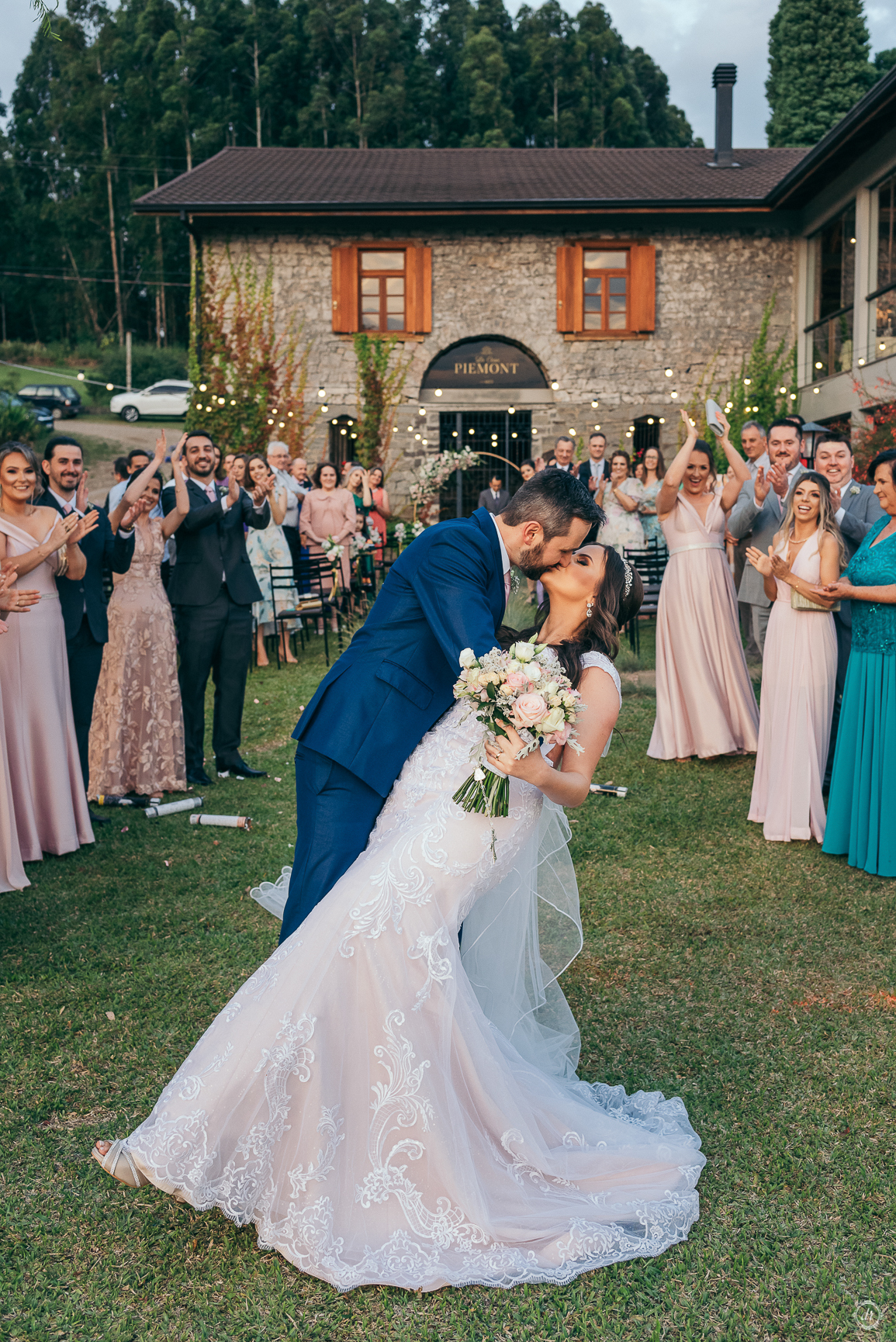 daniela radavelli fotografia casamento externo cerimônia de casamento la casa piemont aia pet dog aia chevrolet pick-up carro antigo 