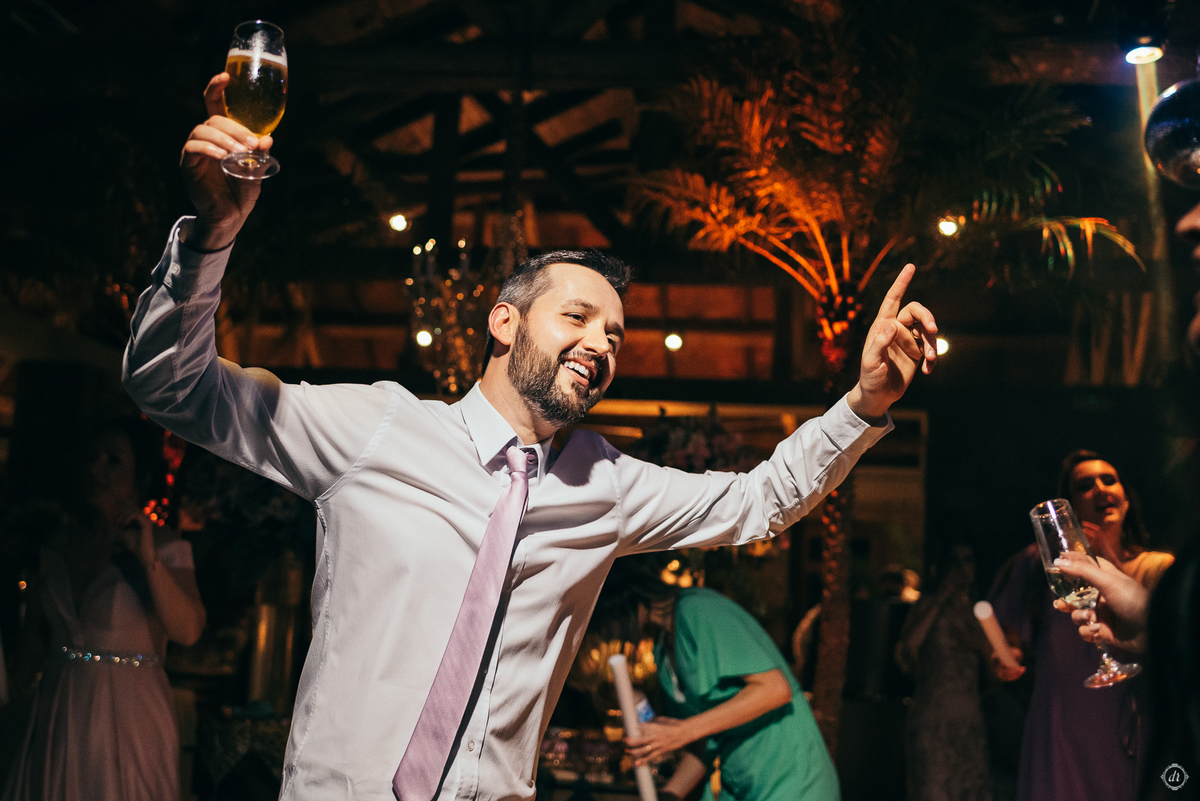 daniela radavelli fotografia casamento externo cerimônia de casamento la casa piemont aia pet dog aia chevrolet pick-up carro antigo 