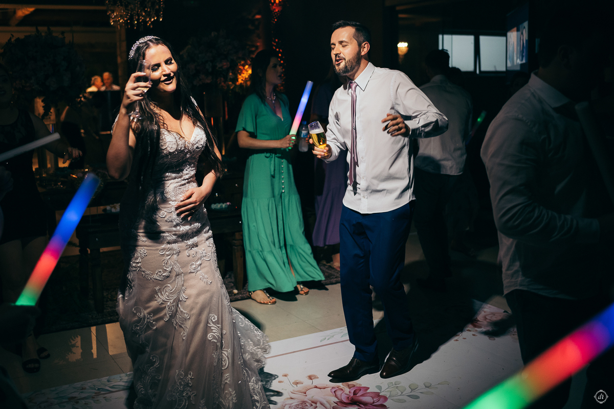 daniela radavelli fotografia casamento externo cerimônia de casamento la casa piemont aia pet dog aia chevrolet pick-up carro antigo 