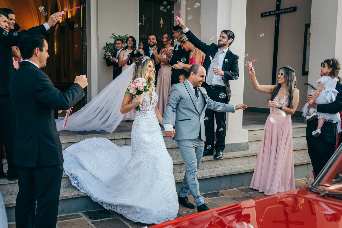 casamento no vale dos vinhedos daniela radavelli fotografia hotel spa do vinho dia da noiva vestido de noiva buque de noiva casamento na igreja