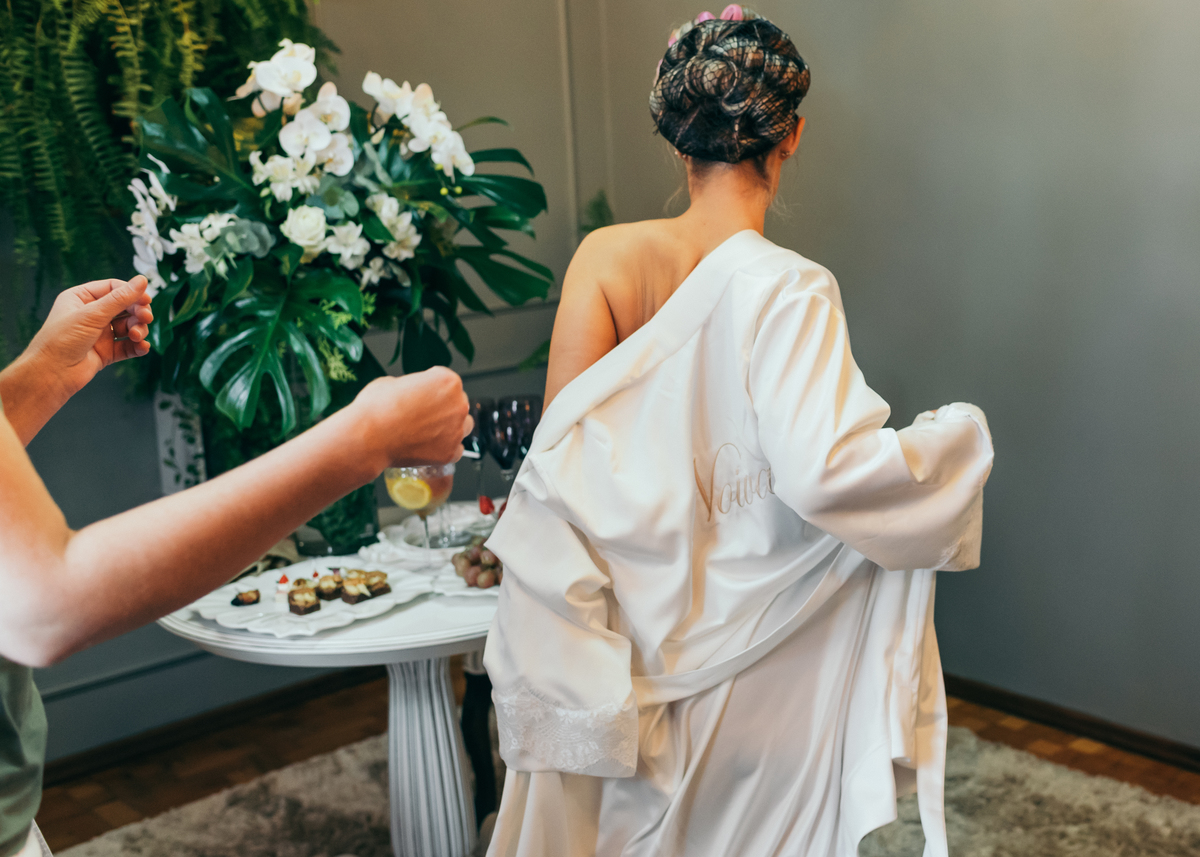 casamento de dia daniela radavelli fotógrafa na serra gaucha vestido de noiva verão festa de casamento com piscina cerimonia de casamento externa casamento em Ijuí villa bento 